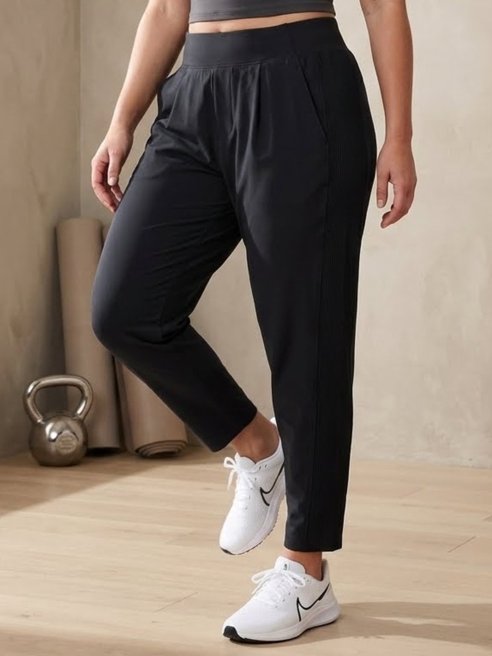 Old Navy Powersoft Tapered Joggers Black Large EUC